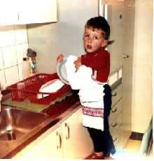 Ich bei der Küchenarbeit. Jaja, schon früh! :-)