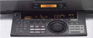 Sony EV-S1000E Video-Hi8 Recorder (geöffnete Schublade)