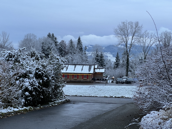 Impressionen vom Weihnachtsmarkt 2021 in der Garage Tufertschwil