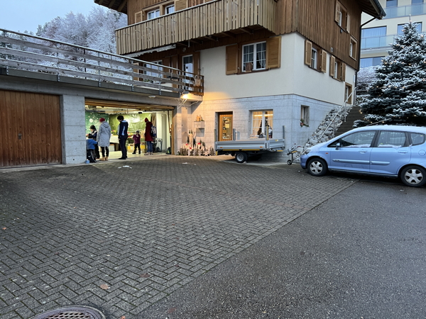 Impressionen vom Weihnachtsmarkt 2021 in der Garage Tufertschwil