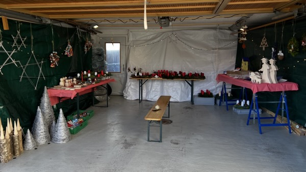 Impressionen vom Weihnachtsmarkt 2025 in unserer Garage in Tufertschwil