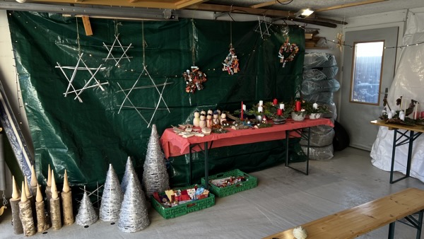 Impressionen vom Weihnachtsmarkt 2025 in unserer Garage in Tufertschwil