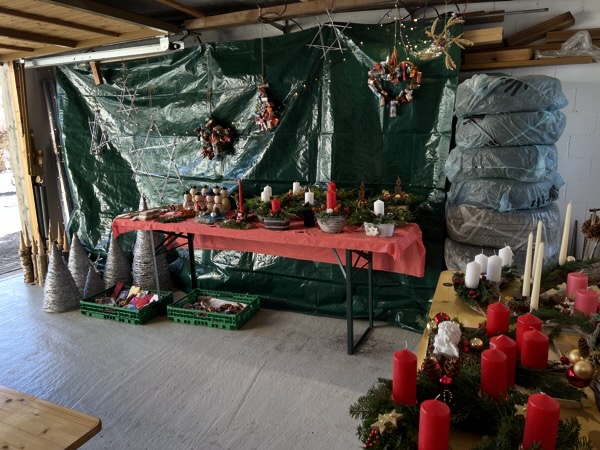 Impressionen vom Weihnachtsmarkt 2025 in unserer Garage in Tufertschwil