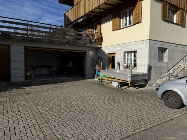 Impressionen vom Weihnachtsmarkt 2025 in unserer Garage in Tufertschwil