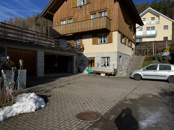 Impressionen vom Weihnachtsmarkt 2025 in unserer Garage in Tufertschwil