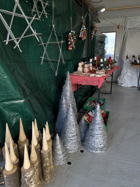 Impressionen vom Weihnachtsmarkt 2025 in unserer Garage in Tufertschwil