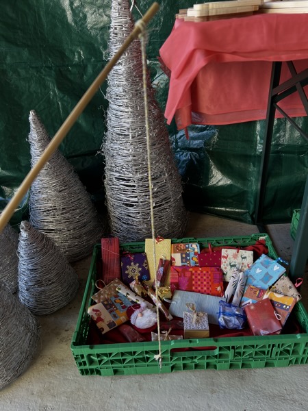Impressionen vom Weihnachtsmarkt 2025 in unserer Garage in Tufertschwil