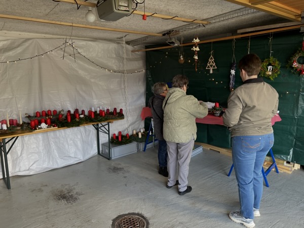 Impressionen vom Weihnachtsmarkt 2025 in unserer Garage in Tufertschwil