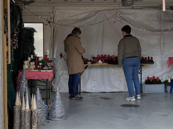Impressionen vom Weihnachtsmarkt 2025 in unserer Garage in Tufertschwil