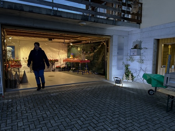 Impressionen vom Weihnachtsmarkt 2025 in unserer Garage in Tufertschwil
